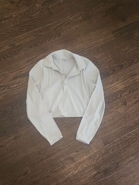 lululemon athletica Cropped Long-Sleeve Polo in Light Cream
